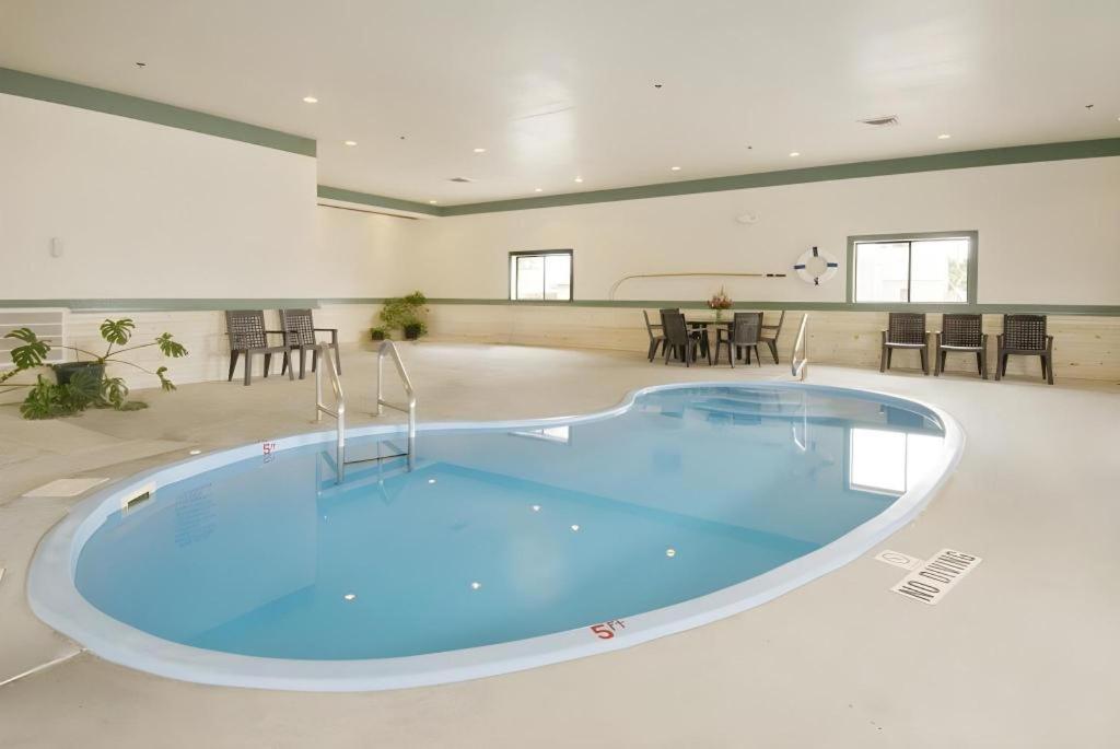 Americas Best Value Inn Torrington Buitenkant foto